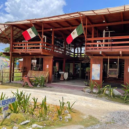 Eco Cabanas Bluekay Hotel Mahahual Bagian luar foto